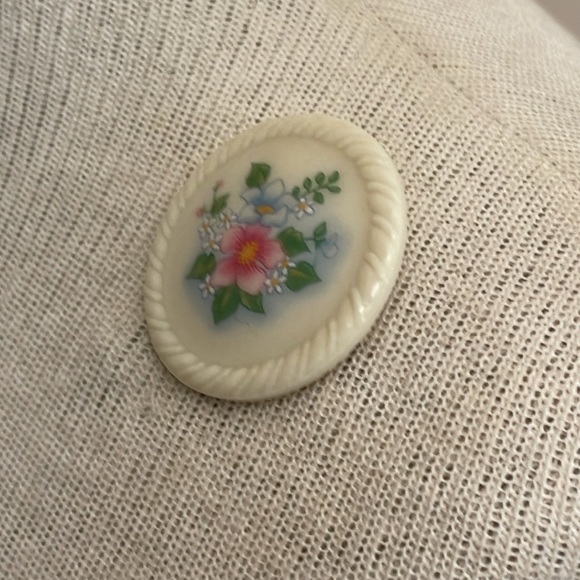 Vintage Avon 1984 Spring Bouquet Flower Pin Brooch - Picture 10 of 14